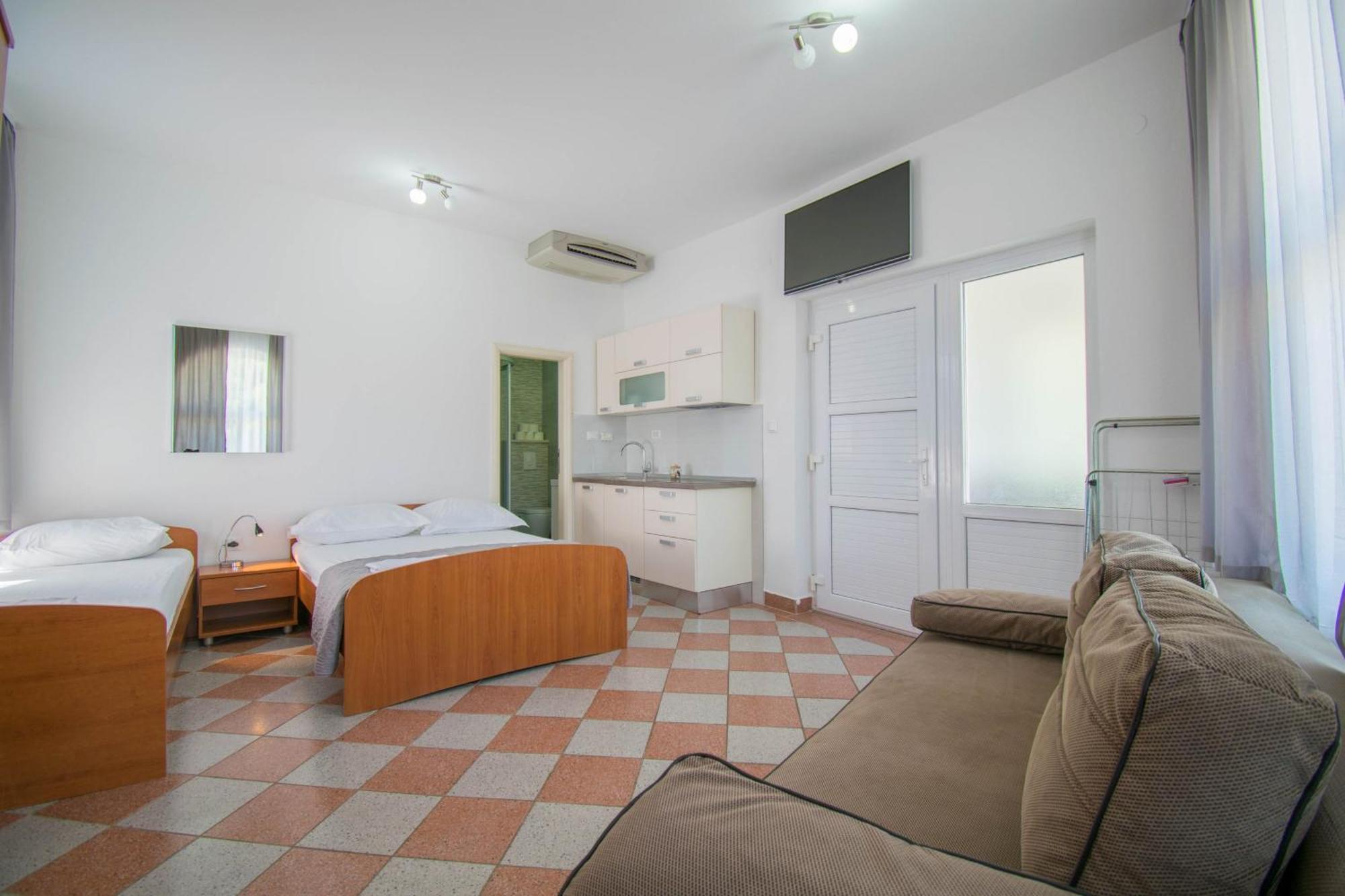 Villa Kameni Dvori Baska Voda Room photo